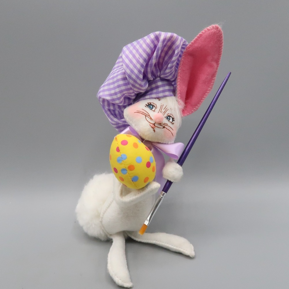 Annalee Doll Bunny Rabbit Artist Painter with Paint Brush 2013 8 in Tall